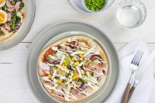 Familie Leichtmann - pizza met witte asperges op Libanees platbrood